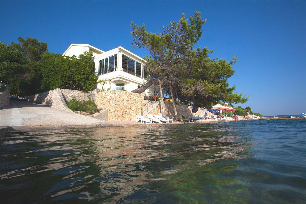 Hotel Vila 4M Ražanac Dış mekan fotoğraf