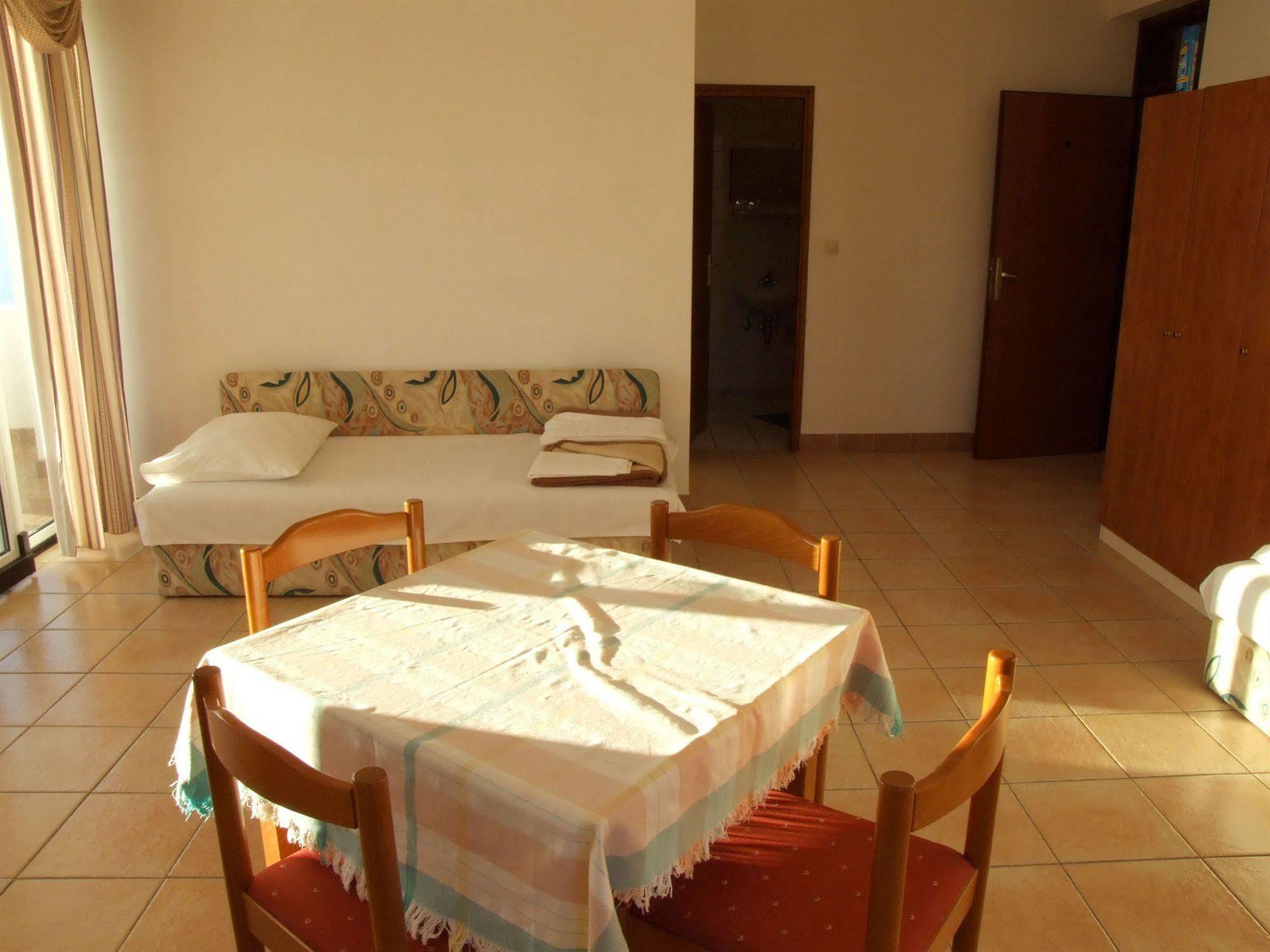 Hotel Vila 4M Ražanac Dış mekan fotoğraf