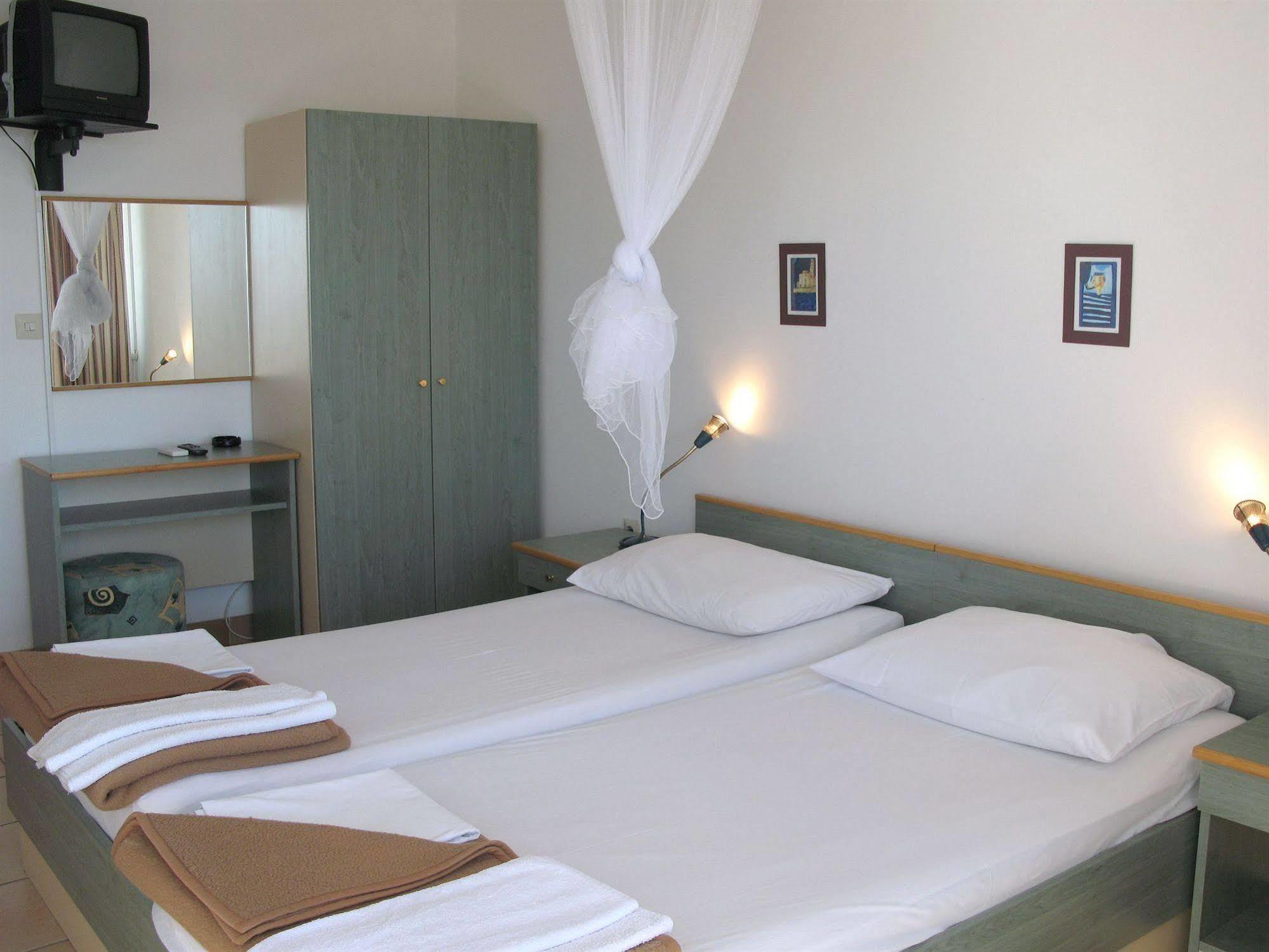 Hotel Vila 4M Ražanac Dış mekan fotoğraf