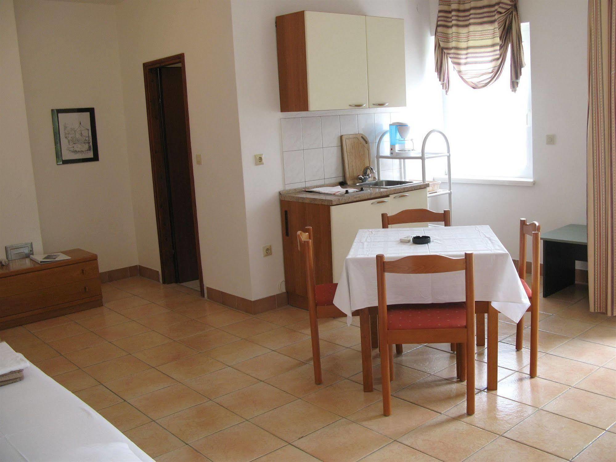 Hotel Vila 4M Ražanac Dış mekan fotoğraf