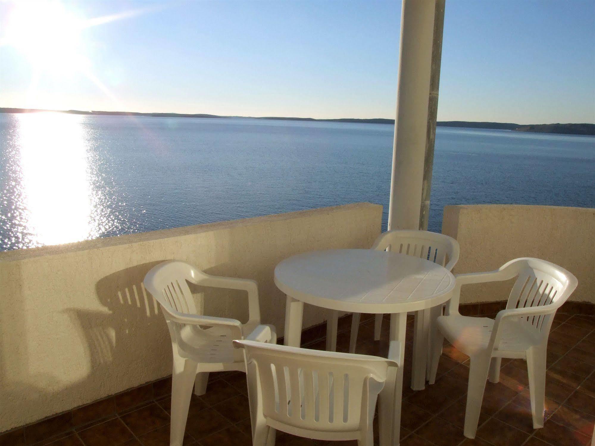 Hotel Vila 4M Ražanac Dış mekan fotoğraf
